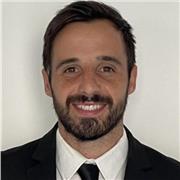 Profesor en técnica de ventas , comunicación y negociación con más de 10 años de experiencia. Me interesa dar clases on line o presenciales en Valencia.